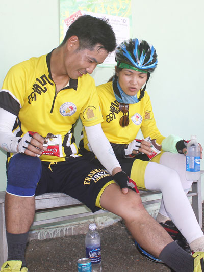 Chia sẻ cùng nhau sau chặng đường dài.