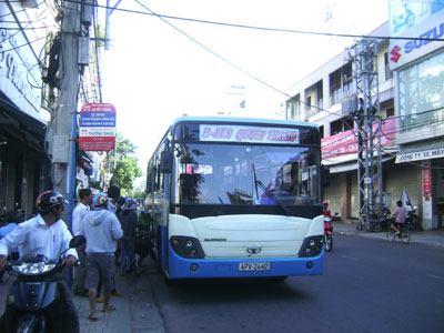 Tuy UBND tỉnh đã ban hành quy định về cơ chế ưu đãi trong hoạt động vận tải khách công cộng (VTKCC) bằng xe buýt trên địa bàn tỉnh, nhưng đến nay, các doanh nghiệp (DN) hoạt động trong lĩnh vực này vẫn gặp không ít khó khăn.