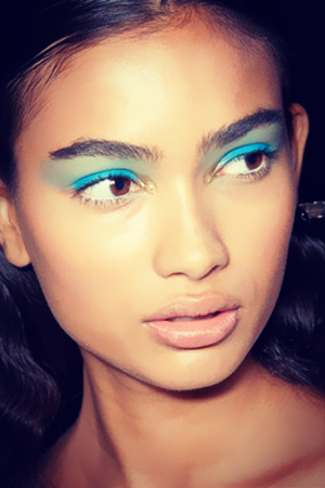 5 xu hướng make-up mắt mùa Đông