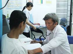 Điều trị nghiện các chất dạng thuốc phiện bằng thuốc thay thế