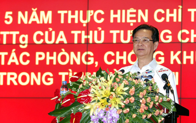 Thủ tướng Nguyễn Tấn Dũng yêu cầu các Bộ, ngành, địa phương tiếp tục quán triệt và thực hiện nghiêm túc Chỉ thị 25, coi đây là một công tác trọng tâm, thường xuyên và gắn bó mật thiết với nhiệm vụ chính trị được giao. - Ảnh: VGP/Nhật Bắc