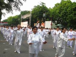 Hỗ trợ và tạo điều kiện thuận lợi cho việc hình thành các câu lạc bộ văn hóa, thể thao của người cao tuổi ở địa phương - Ảnh minh họa