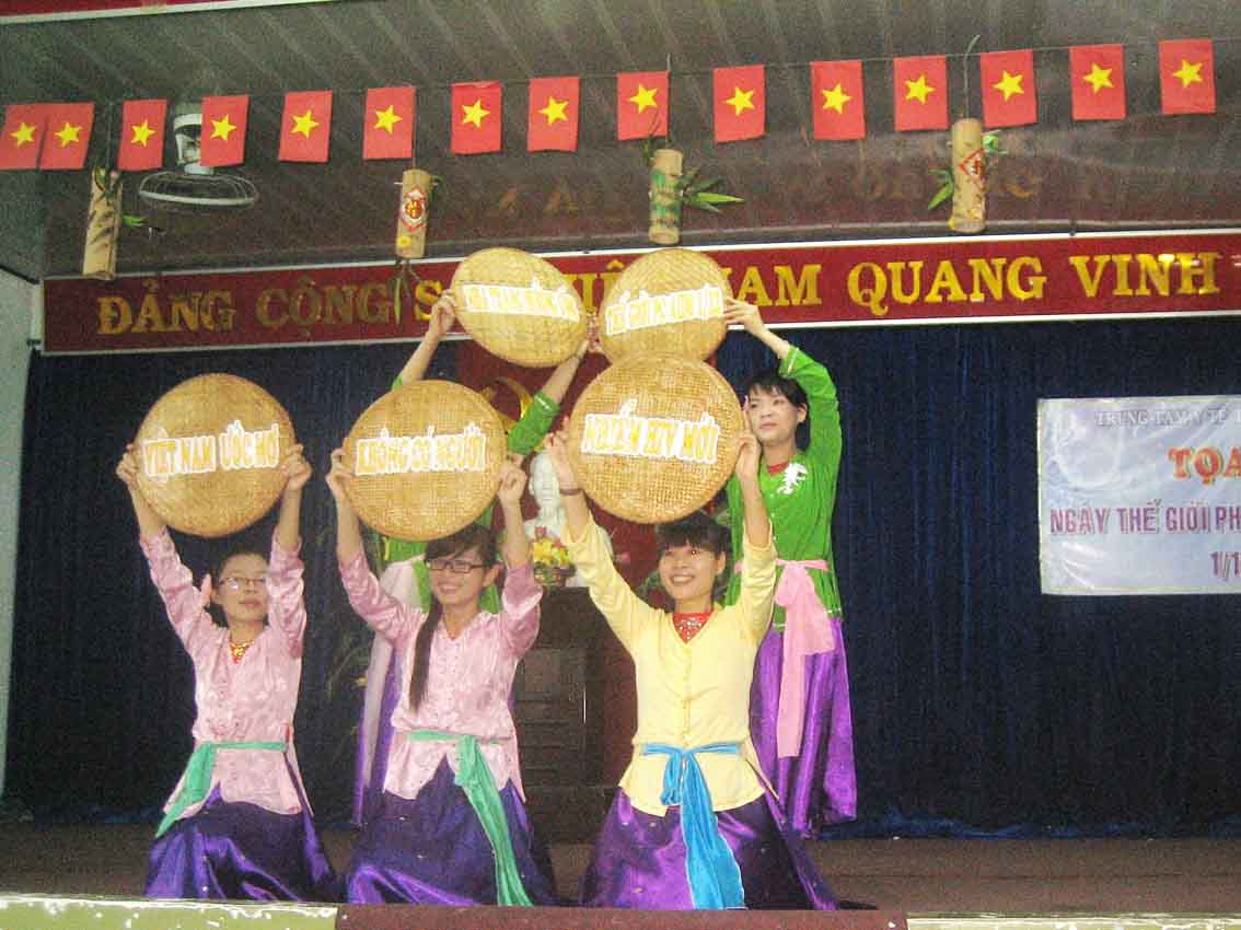 Gần 150 người tham gia tìm hiểu về HIV/AIDS