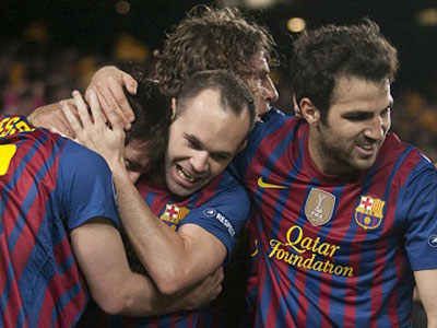 Lộ danh sách 15 tiền vệ đề cử cho đội hình FIFA 2012