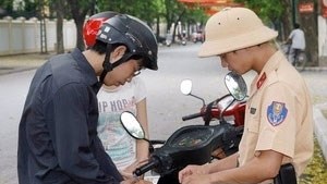 Sẽ xử lý nghiêm cảnh sát giao thông sai phạm quy trình công tác