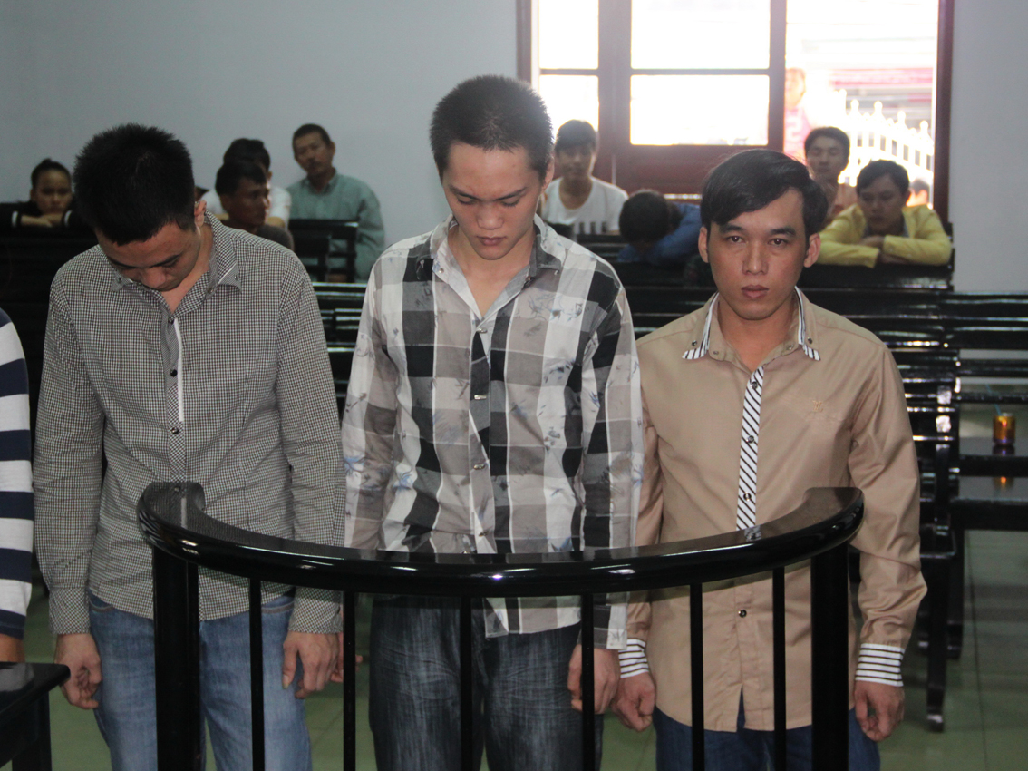 Hình phạt thích đáng cho 3 tên cướp