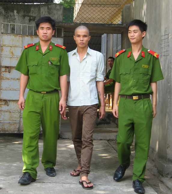 Truy bắt đối tượng cướp tài sản giữa ban ngày