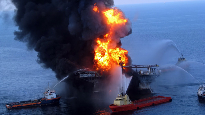 Vụ nổ giàn khoan Deepwater Horizon trên vịnh Mexico năm 2010