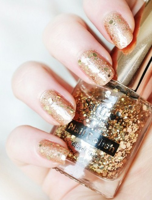 10 màu móng “nóng bừng” mùa Đông