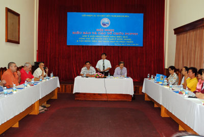 Bàn giải pháp để nâng cao hiệu quả công tác về người Việt Nam ở nước ngoài