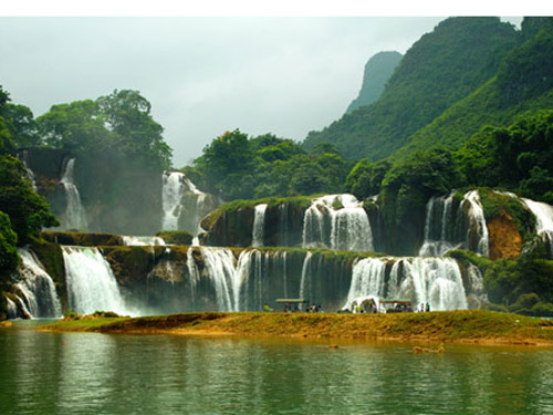 Việt Nam xây resort 4 sao ở Bản Giốc