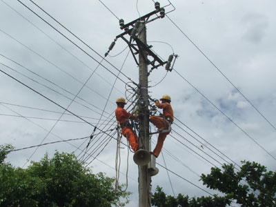 Với mục tiêu phấn đấu trở thành thành phố trực thuộc Trung ương, Khánh Hòa đang tập trung mọi nguồn lực để thu hút đầu tư, trọng điểm là 3 vùng kinh tế Vân Phong, Nha Trang và Cam Ranh. 