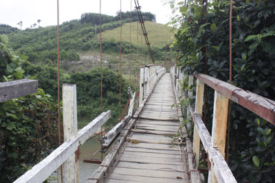 Cầu treo đã xuống cấp nghiêm trọng