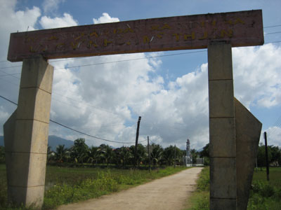 Cổng làng văn hóa chưa đẹp mắt