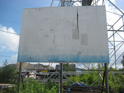 Bảng tuyên truyền không còn tác dụng