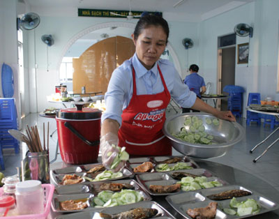 Chị nuôi “hai giỏi”