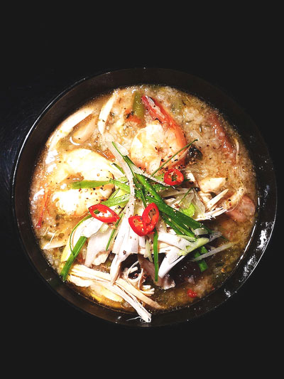 Món ăn: Cháo gà cay ấm nồng