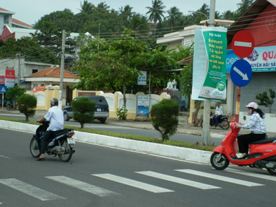 Bất chấp biển cấm