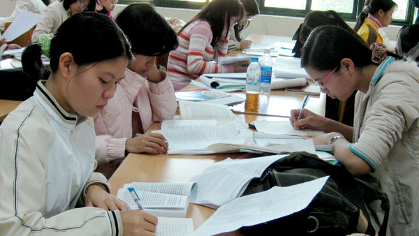 Sinh viên nghèo có thể được trợ cấp 50% mức lương tối thiểu