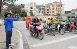 Thanh niên tình nguyện, Thanh niên xung kích tham gia bảo đảm trật tự an toàn giao thông- Ảnh minh họa