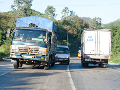 Thu ô tô trước, mô tô sau