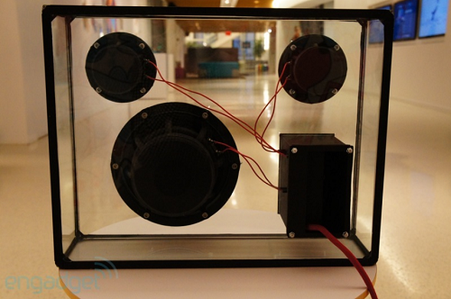 Loa trong suốt độc đáo cho phòng khách