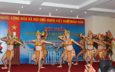 Báo Đảng góp phần bảo đảm an sinh xã hội tại địa phương