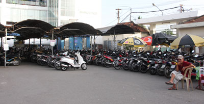 Chưa chấp hành tốt quy định về phí giữ xe