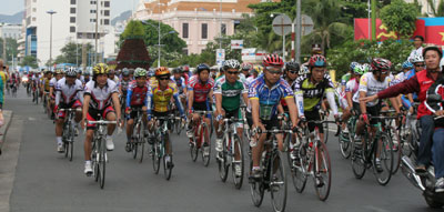 Mạnh mẽ phong trào, nhàn nhạt đỉnh cao