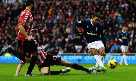 Rượt đuổi và… đốt lưới nhà