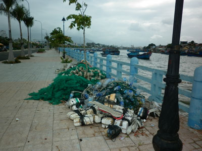 Lề đường hay kho chứa?