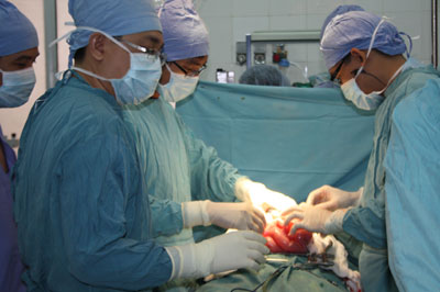 Tiếp nhận kỹ thuật phẫu thuật phình động mạch chủ bụng