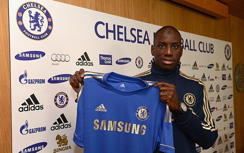 Demba Ba dường như không cần phải suy nghĩ khi được Chelsea ngỏ lời