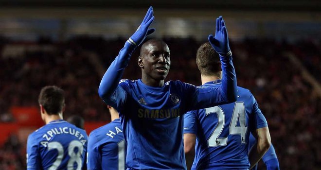 Demba Ba gây ấn tượng bằng cú đúp trong màn ra mắt