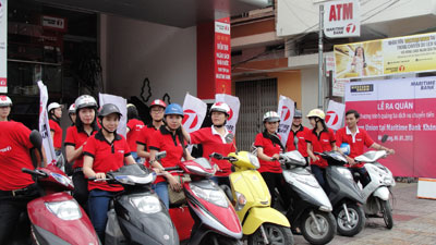 Nhân viên Maritime Bank trước giờ ra quân