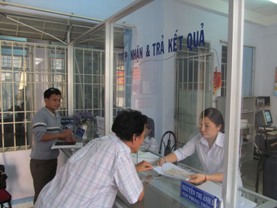 Nêu cao ý thức, thái độ phục vụ nhân dân