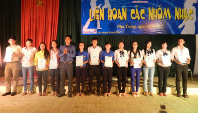 Liên hoan các nhóm nhạc kỷ niệm ngày Học sinh - Sinh viên