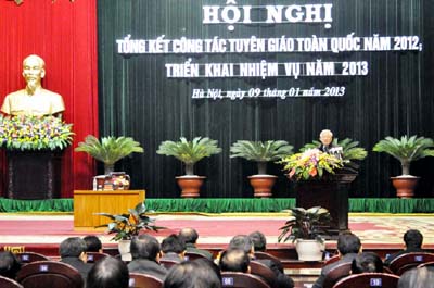 Tổng Bí thư Nguyễn Phú Trọng phát biểu chỉ đạo hội nghị tổng kết công tác tuyên giáo toàn quốc năm 2012 và triển khai nhiệm vụ năm 2013. - Ảnh: VGP/Thành Chung