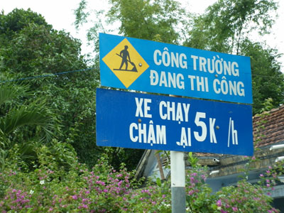 Biển báo bị mất chữ