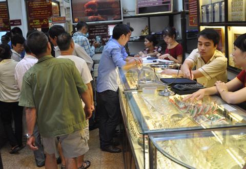 Giá vàng rớt mạnh