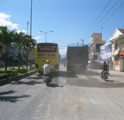 Cần xử lý nghiêm nạn phóng nhanh, vượt ẩu