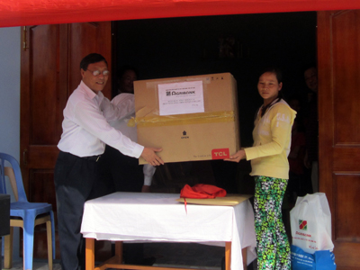 Trao tặng hai căn nhà tình nghĩa