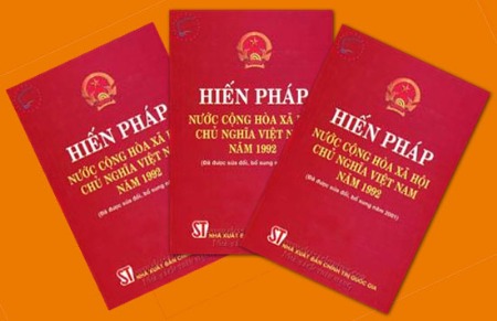 Lấy ý kiến đóng góp vào Dự thảo sửa đổi Hiến pháp năm 1992