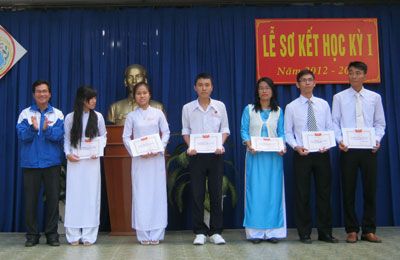 Học kỳ I, có 92 học sinh giỏi toàn diện
