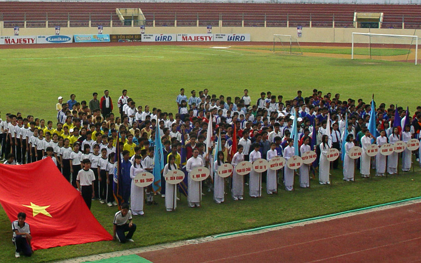 KH quay về làm bóng đá phong trào.