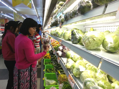 Dịp Tết, hàng Việt chiếm ưu thế