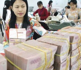 Tiếp tục hạ lãi suất vay, đẩy mạnh xử lý nợ xấu