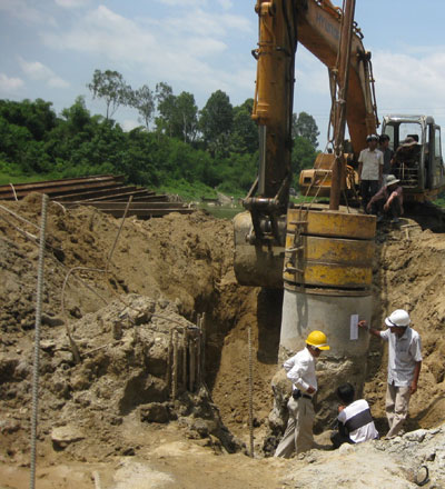  Thử tải cọc khoan nhồi.