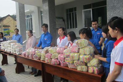 Tô thắm mùa xuân tình nguyện