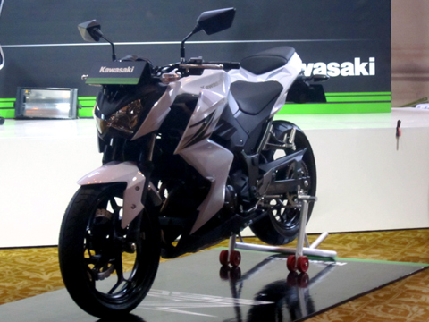 Kawasaki trình làng Z250 2013